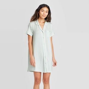 NWT Stars Above Soft Notch Collar Nightgown